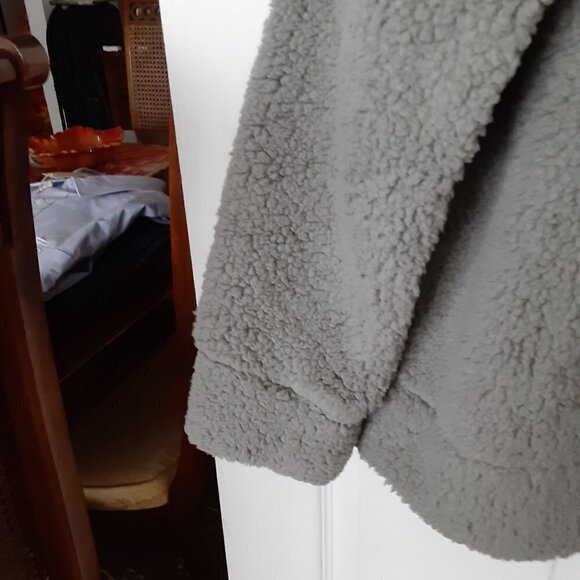 Muk Luks Women's Size Medium Pajama Top Grey - Picture 3 of 4